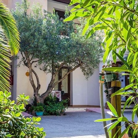 Su Pranu Hotel Onifai Luaran gambar