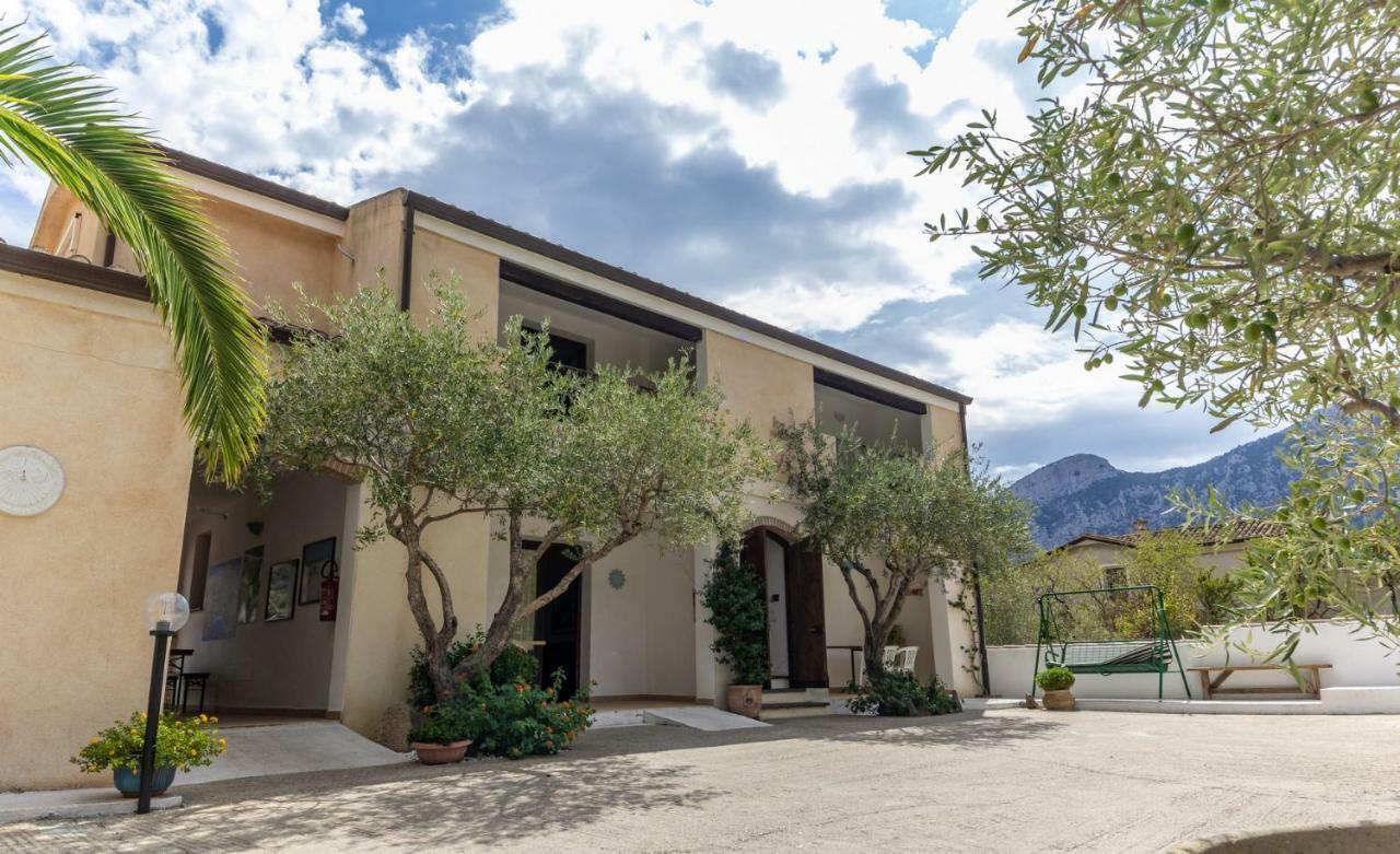 Su Pranu Hotel Onifai Luaran gambar